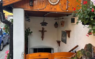 Casa 3 camere 73,73 mp parter 2 pivnite si magazie centru Cisnadie - Poză 1