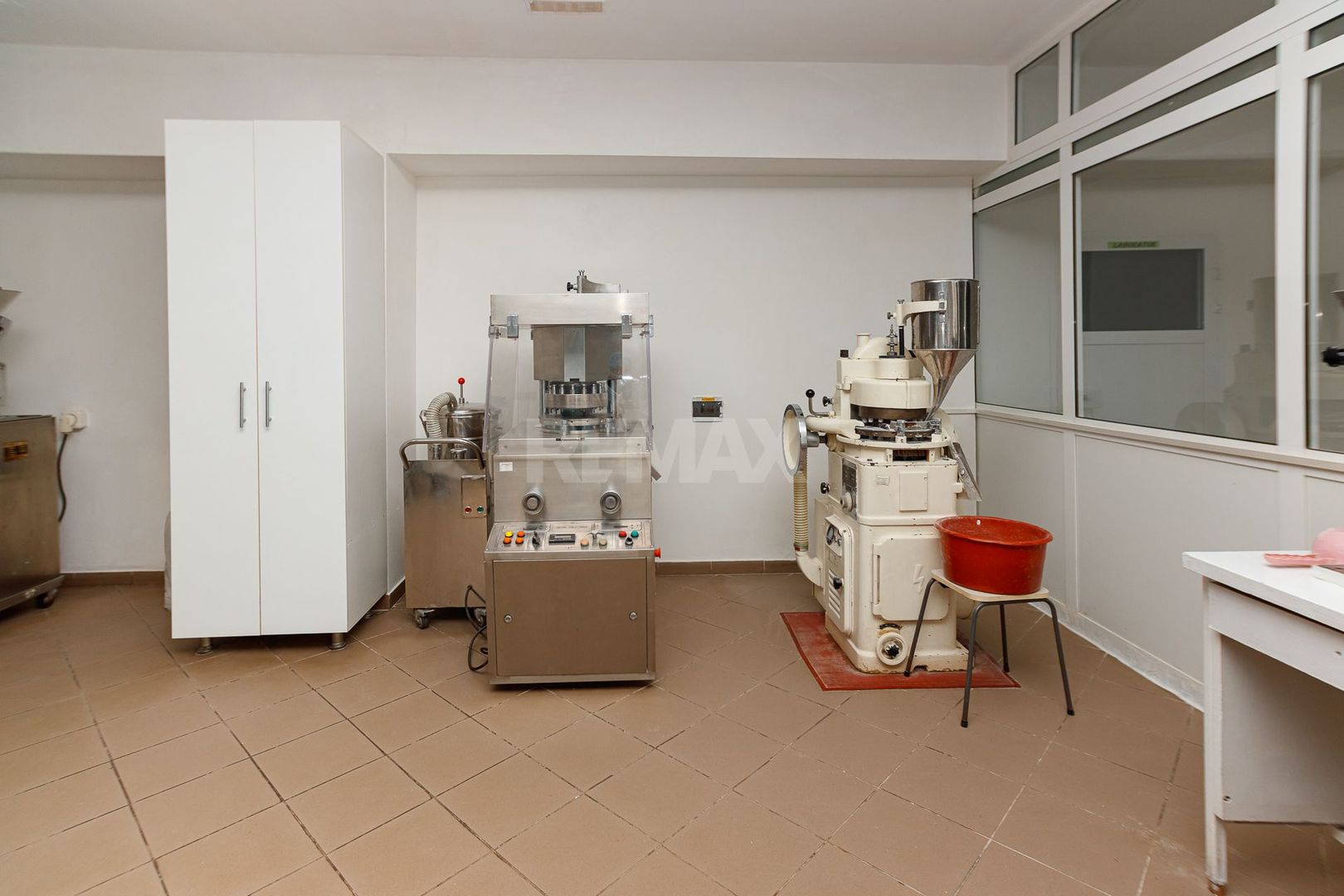 Proprietate specială de vânzare ”Fabrică de producere a medicamentelor de uz veterinar” - Poză 13
