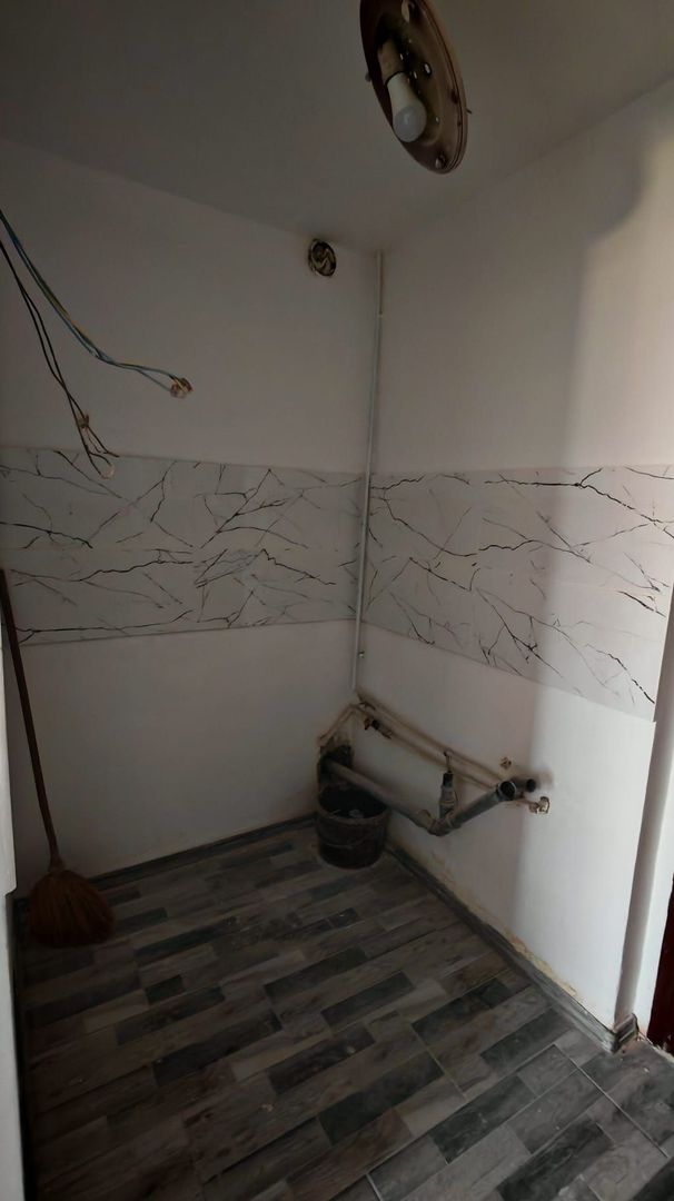 Garsoniera 22 mp,transformata din camera de camin,recent renovata. - Poză 5