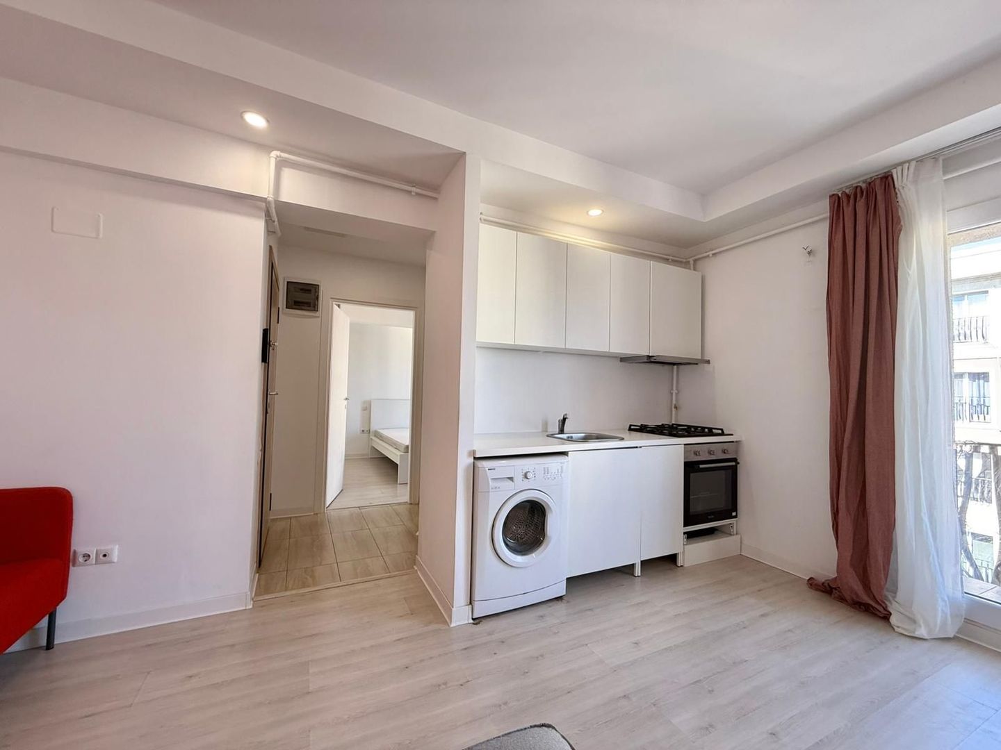 COSMOPOLIS - Apartament cu 2 camere, mobilat si utilat. - Poză 4