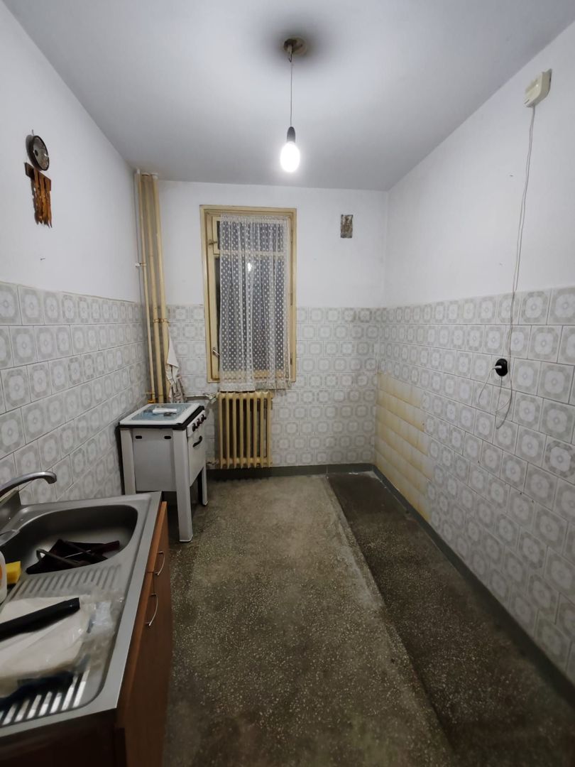 APARTAMENT 2 CAMERE, SECTOR 3/FIZICIENILOR, DECOMANDAT, DE RENOVAT - Poză 3