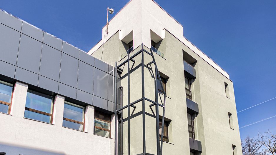 Spațiu modern de inchiriat destinat clinicilor sau companiilor - Poză 15