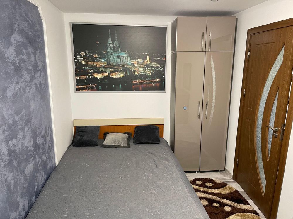Apartament  2 camere Piata - Poză 4