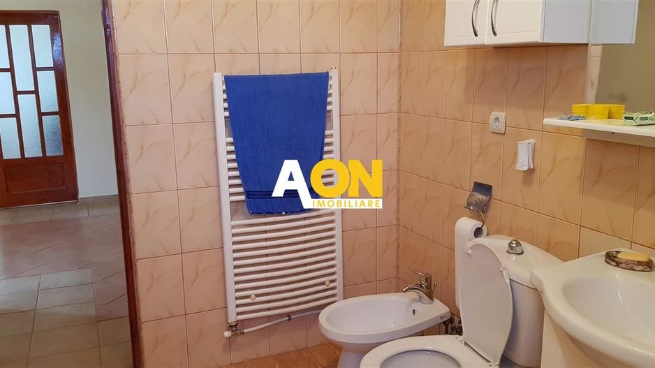 Casă de închiriat, 3 camere, cu terasă și garaj, Partoș - Poză 14