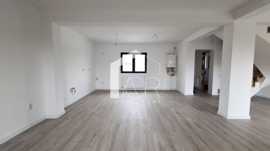 Casa P+1E+M, cu 5 camere, zona Rudului - Poză 2
