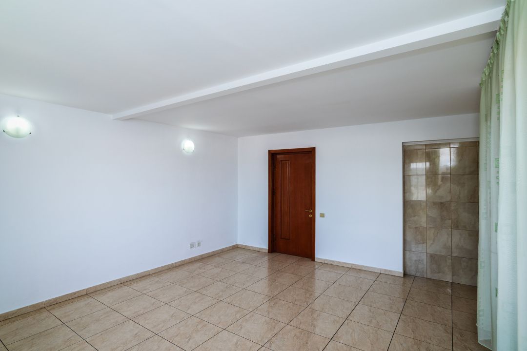 Apartament în vilă - Acces independent - Investiție & business - Nicolae Dobrin - Poză 15