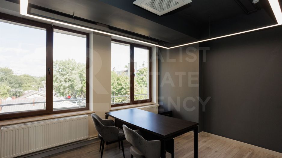 Se oferă oficiu sper chirie 270 mp, str. Petru Rareș, Centru - Poză 6