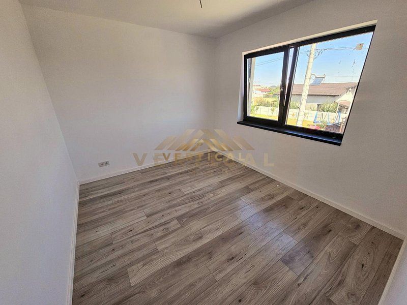 De vanzare casa 4 camere in comuna Berceni - Poză 16