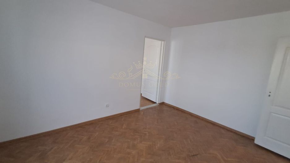 Vind urgent apartament in Turda . - Poză 4