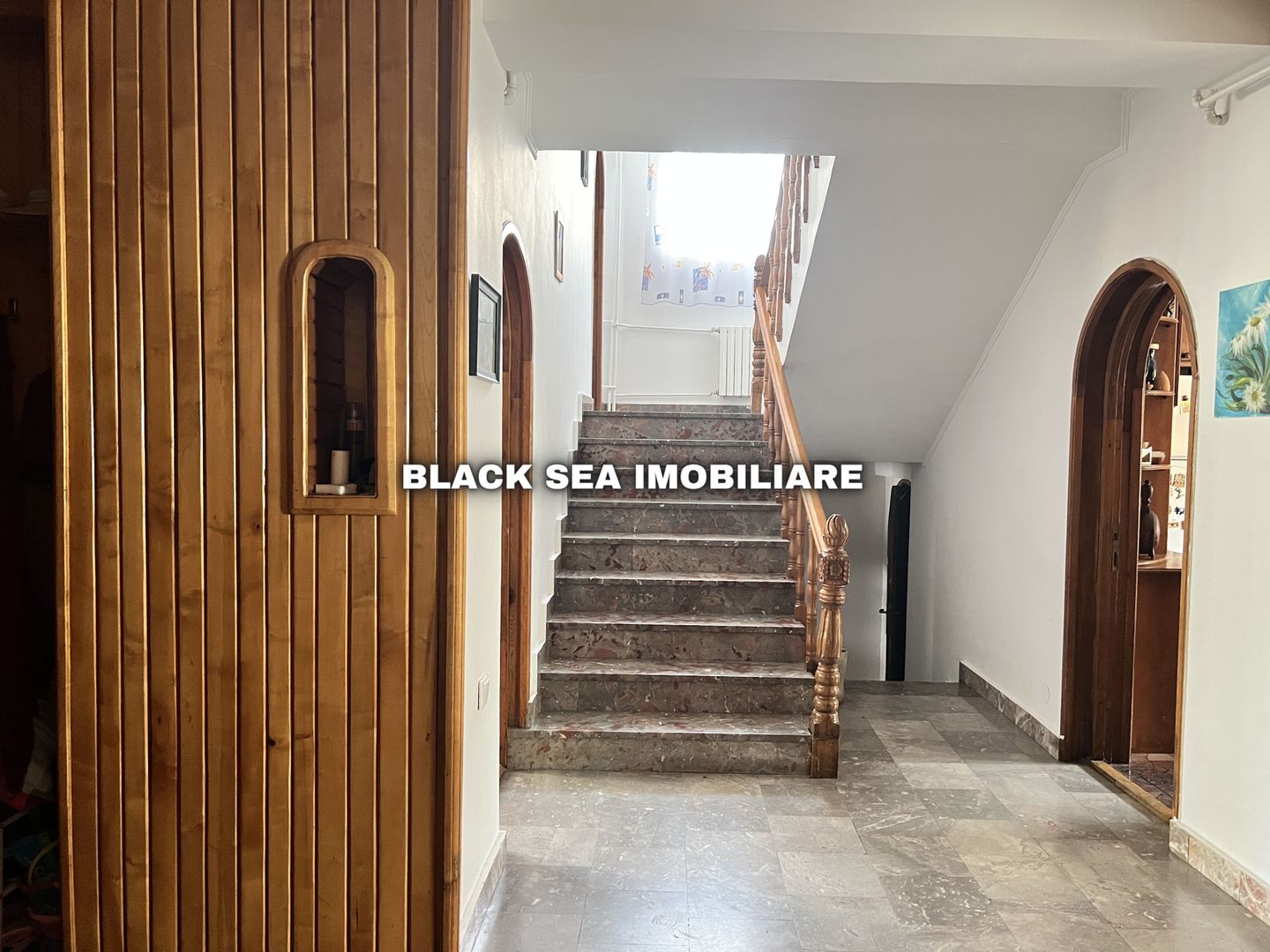 Vila 7 camere D+P+1+M - 2 Garaje - 50m de plaja - Zona centrala - Poză 12