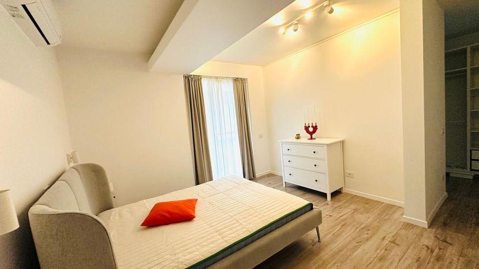 Vila Individuală Elegantă cu 6 camere, Curte Proprie–Padurea Baneasa - Poză 7