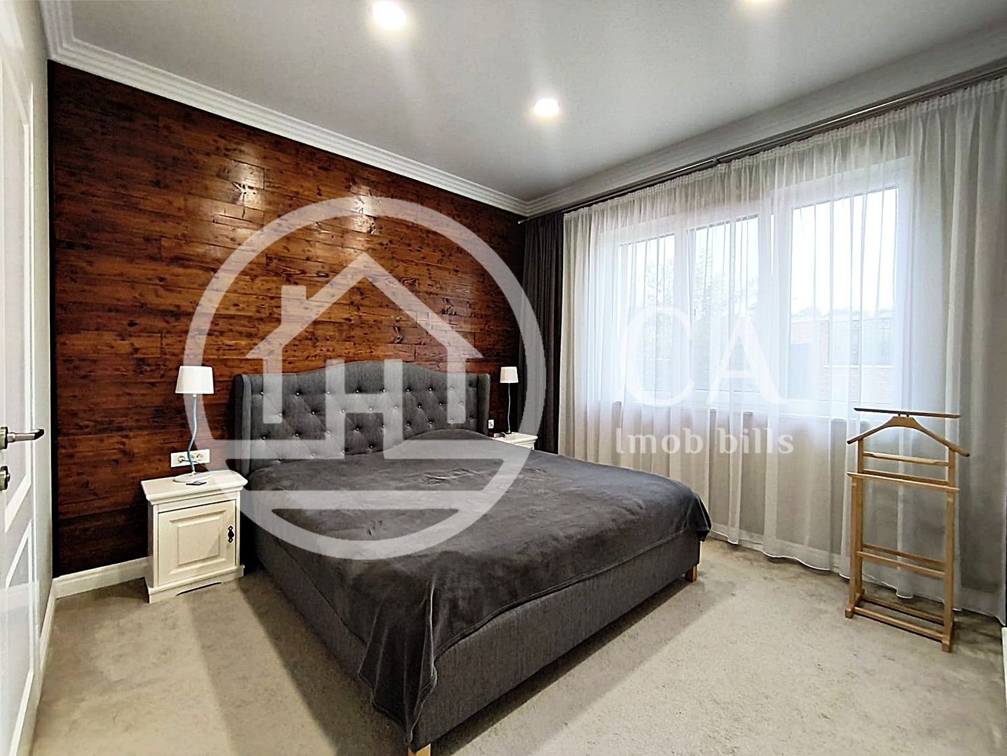 Casă de vânzare cu 5 camere în zona de Dealuri, Oradea - Poză 6