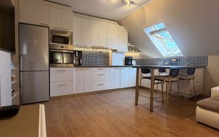 Apartament 3 camere decomandat, renovat complet, parcare și pod. - Poză 1