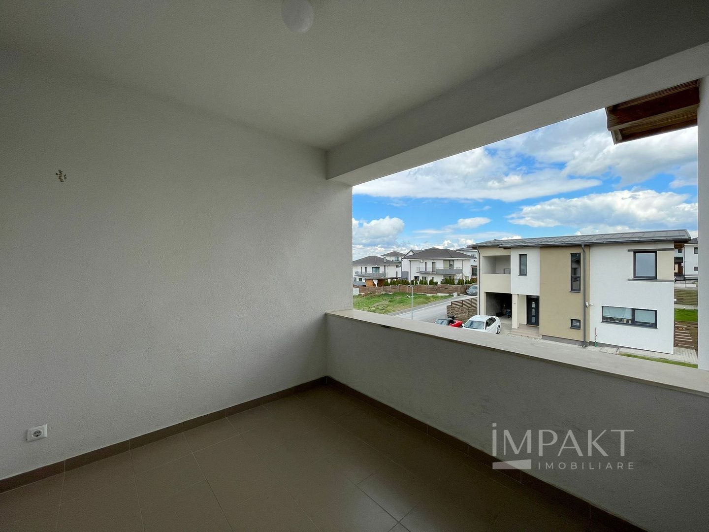 Casă / Vilă cu 4 camere de închiriat - Dezmir - Poză 19