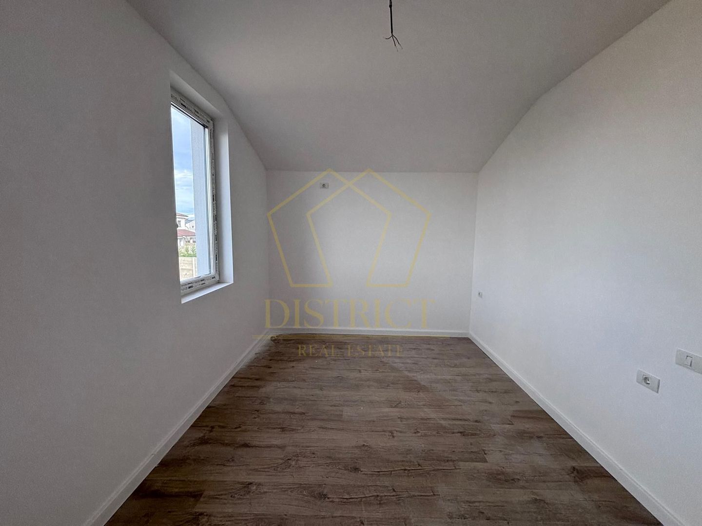 COM 0% Duplex cu 4 camere, panouri, pompe de caldura | Giroc - Poză 9