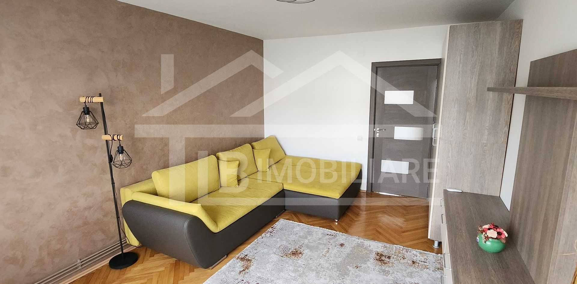 Apartament cu 3 camere, 75mp, Zona Kaufland - Poză 1