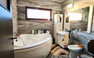 Casă tip insiruită | 2 etaje | curte amenajată | Baia Mare - Poză 12