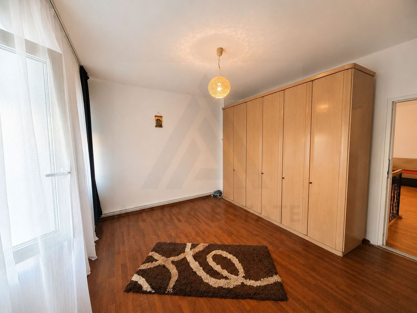 Casă cu 2 apartamente 5 camere 140 mp utili curte 289 mp in Turnișor - Poză 4