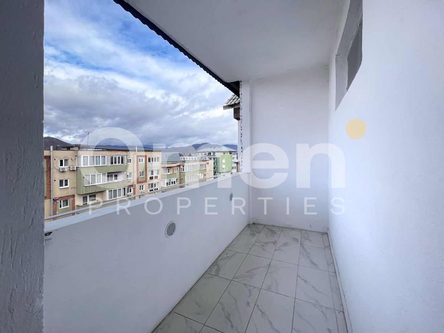 Apartament central | 3 camere | 3 balcoane | investiție ideală. - Poză 3