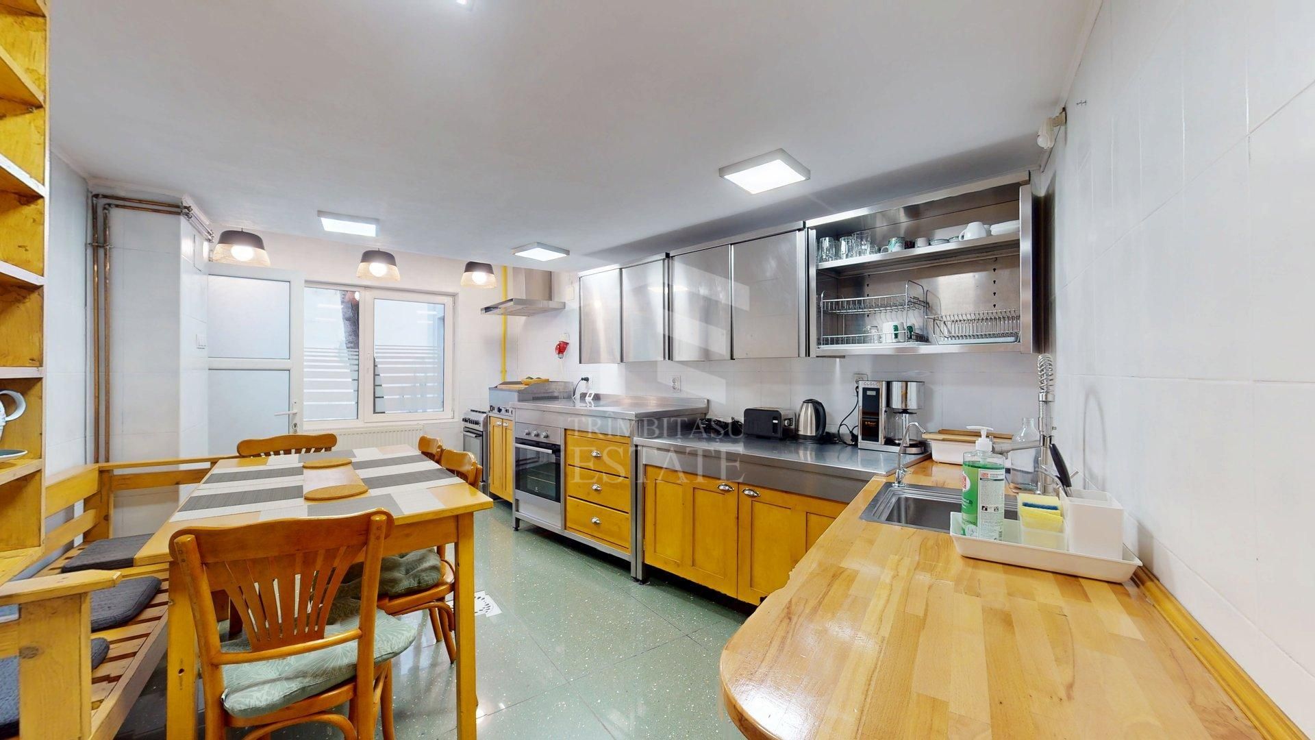 Casă cu șarm istoric lângă Cișmigiu – 6 camere, atrium natural, cramă - Poză 29