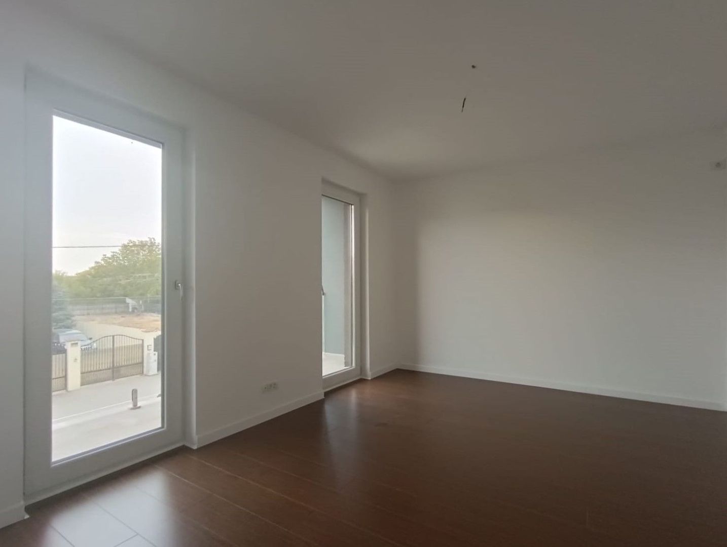Vanzare casa moderna individuala zona rezidentiala Tunari - Poză 23