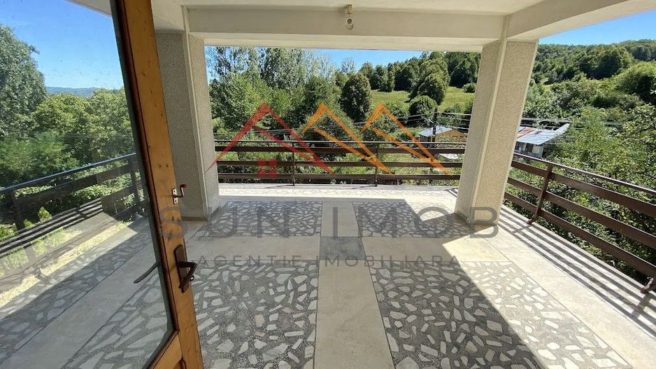 Vila de vanzare, teren 3100 mp, 7 camere, 6 grupuri sanitare, 3 CT, an 1997 - Poză 25