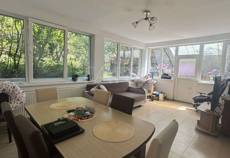 Casă spațioasă cu livadă generoasă și pod înalt, zona Borhanci - Poză 2