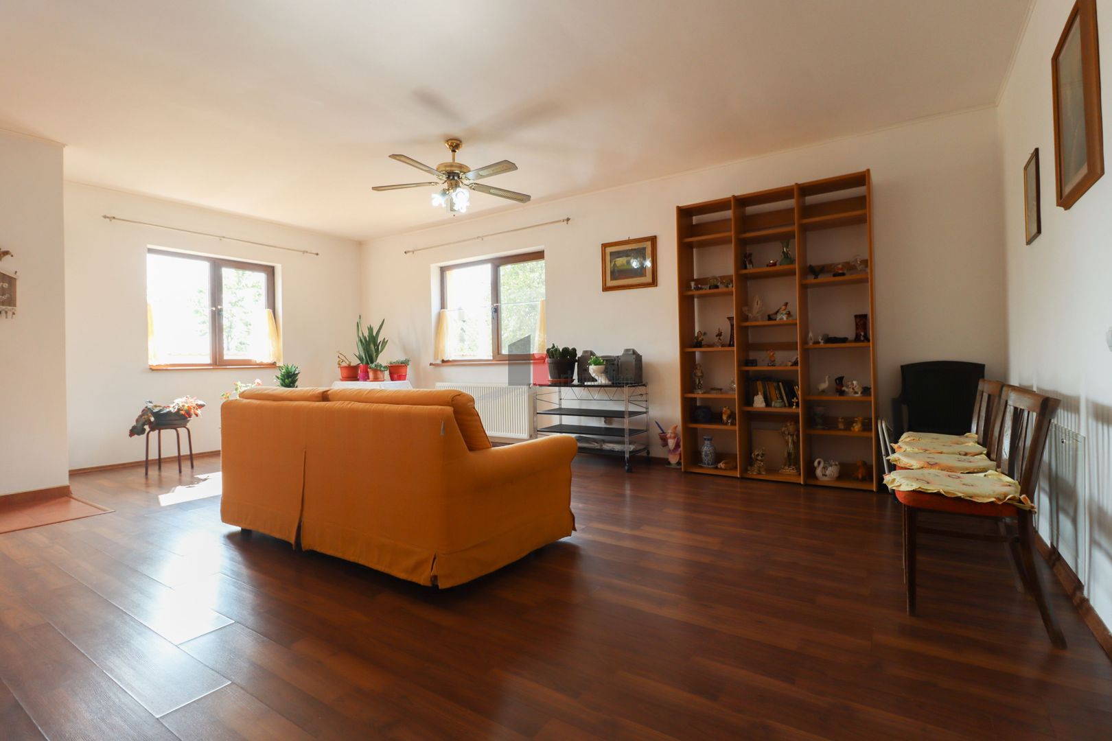 Vila "SEPHARA", teren 700 mp,  292 mp suprafata totala, NEGOCIABIL - Poză 2