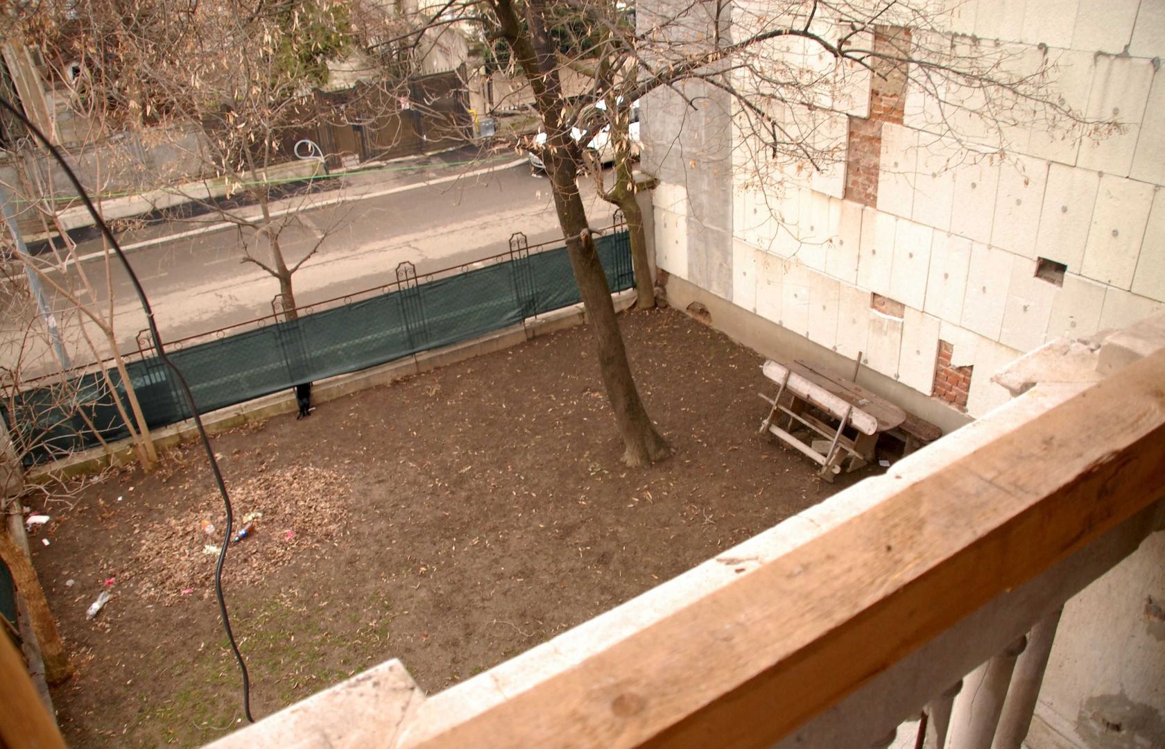 Vand 3 apartamente intr-o vila cu 1 etaj - Poză 2