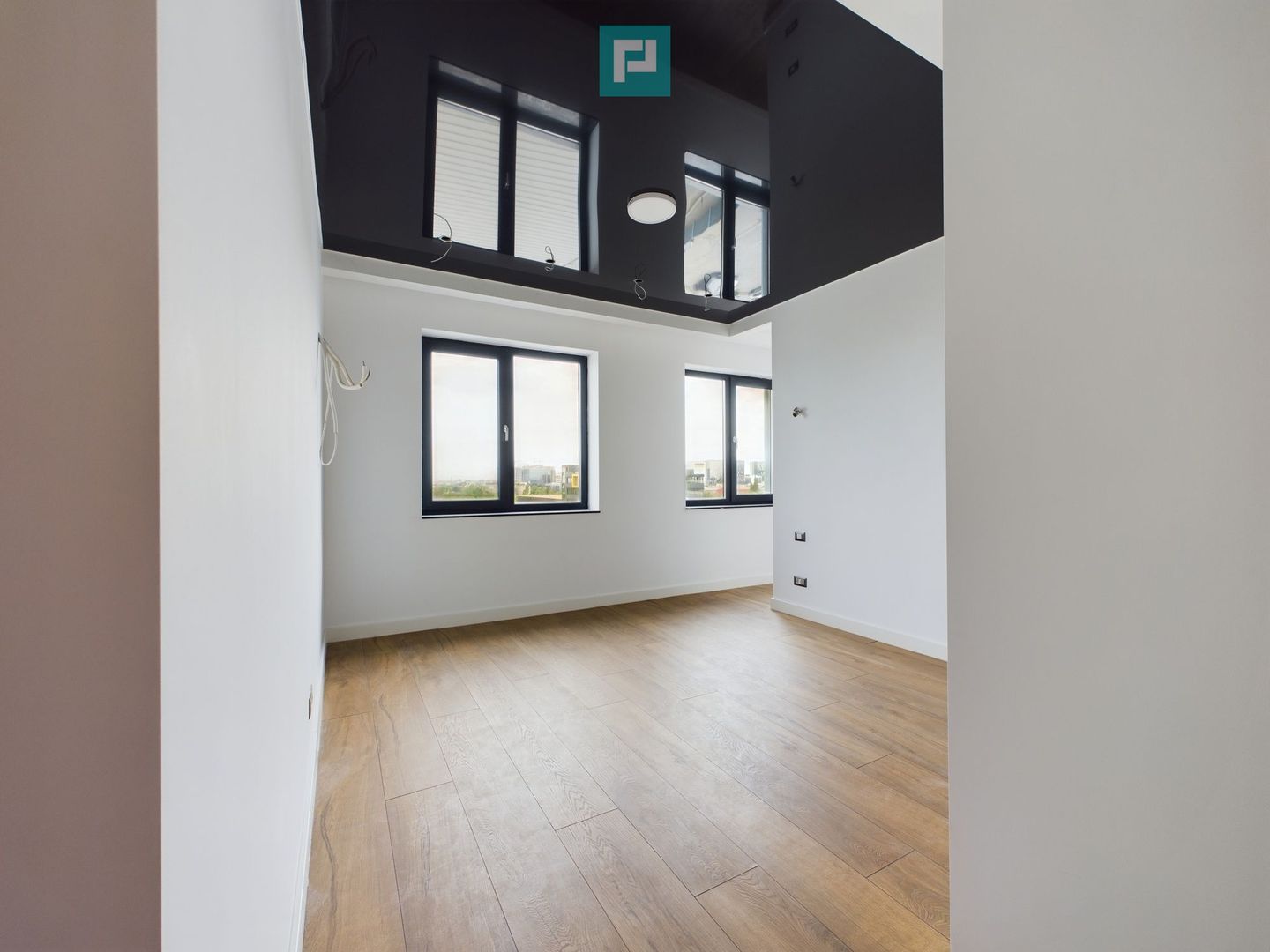 Penthouse Elegant de 4 Camere cu Terasă Panoramică, Bulevardul Pipera - Poză 9