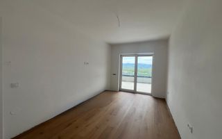 Apartament 4 camere, suprafata generoasa - Poză 7