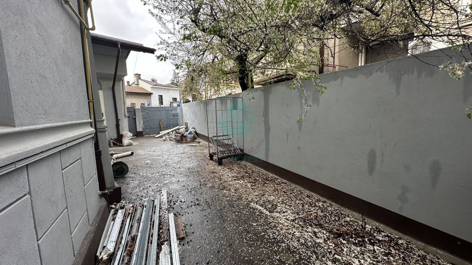 Casa boieresca in zona Dacia - Poză 3