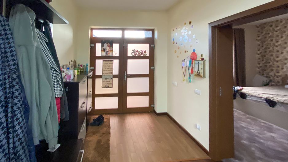 Descoperă Eleganța și Rafinamentul: Vila de Vis pe un lot generos - Poză 18