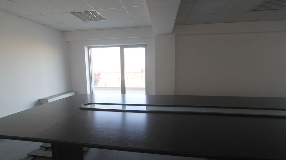 Spatiu birouri- 526mp -4734 euro/luna+TVA - zona Semicentrala - Poză 37