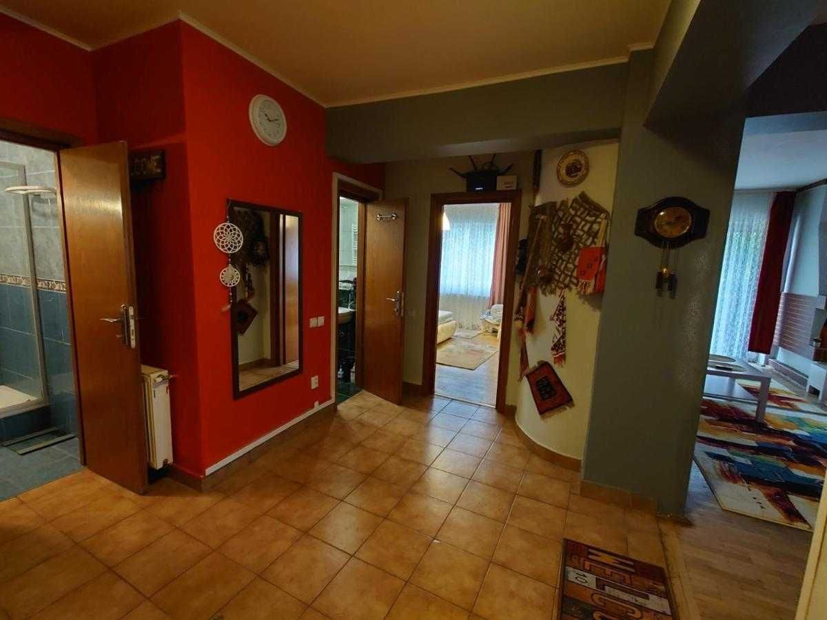 vila cu 3 ap+1 gars- Km.0 -Unirii-Sf. Vineri - Poză 6