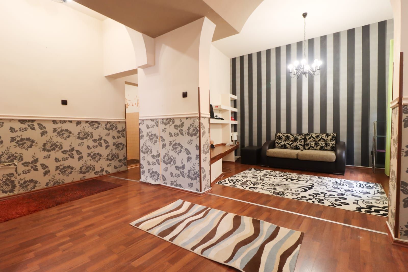 URGENT!, SOLIDA, CONSOLIDATA, BINE COMPARTIMENTATA, CURTE, NEGOCIABIL - Poză 2