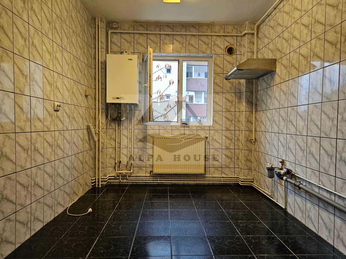 Apartament cu doua camere, zona Racadau 57 mp - vedere spre Tampa - Poză 3