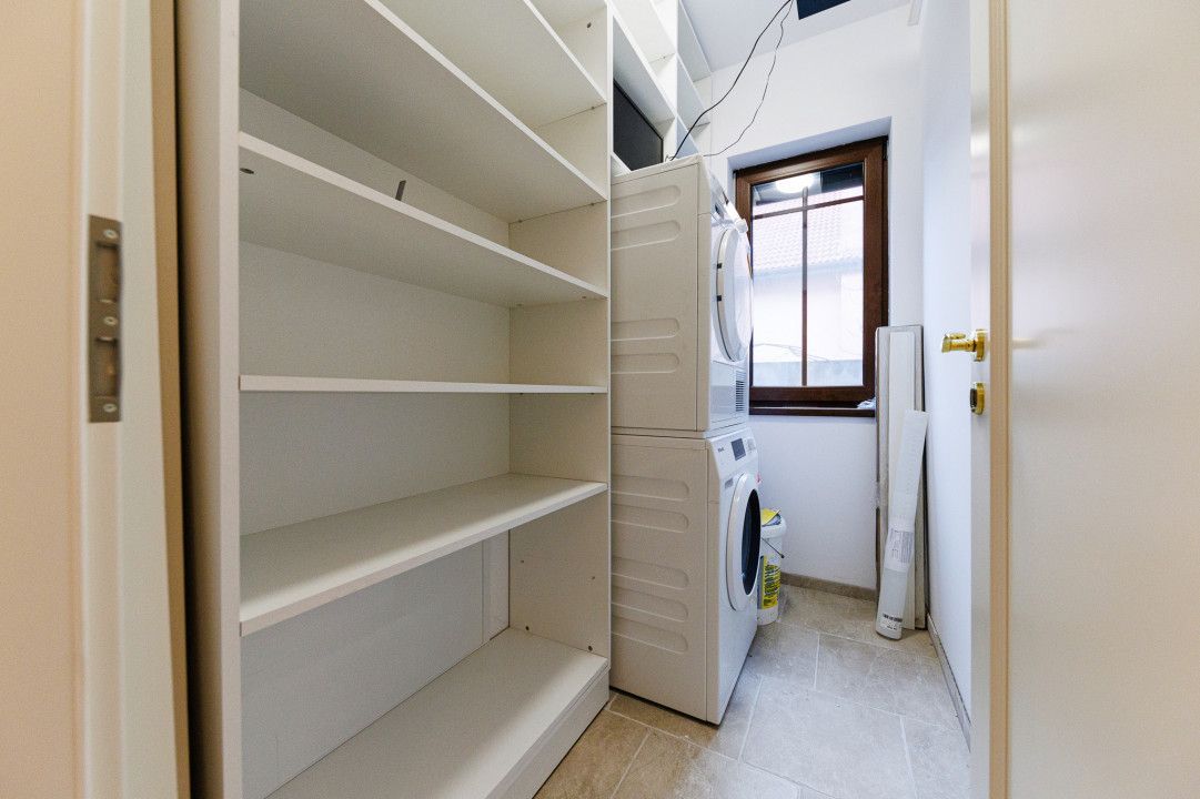 Casa de Lux cu Design Clasic și Piscină la limita dintre Timișoara și Dumbrăvița - Poză 35