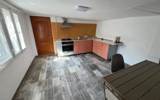 Casă de vânzare în Focșani – ideală pentru locuit sau investiție! - Poză 1