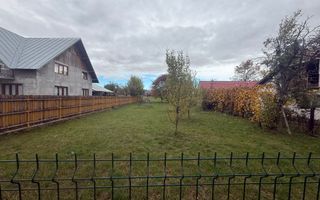 Teren intravilan împrejmuit 2331 mp la strada, toate utilitățile! - Poză 2