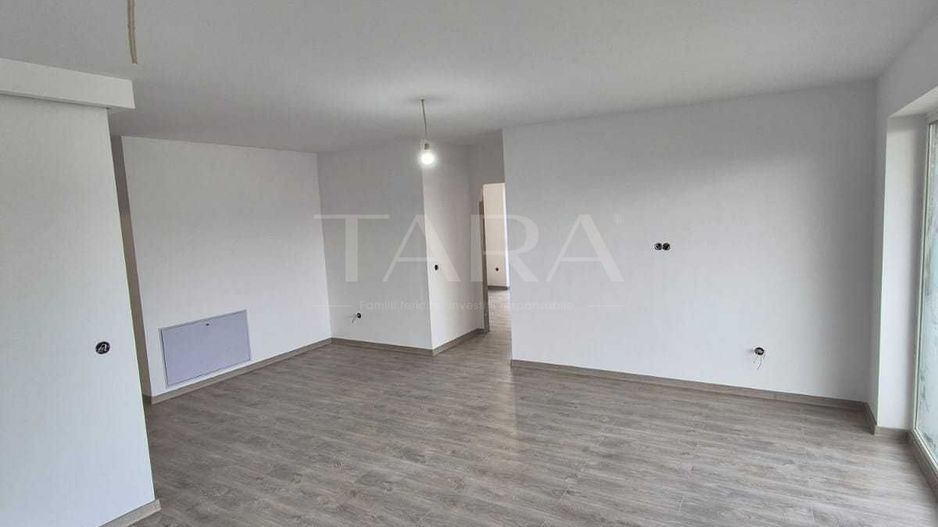 Apartament cu 3 camere - Panemar, Florești - Poză 1