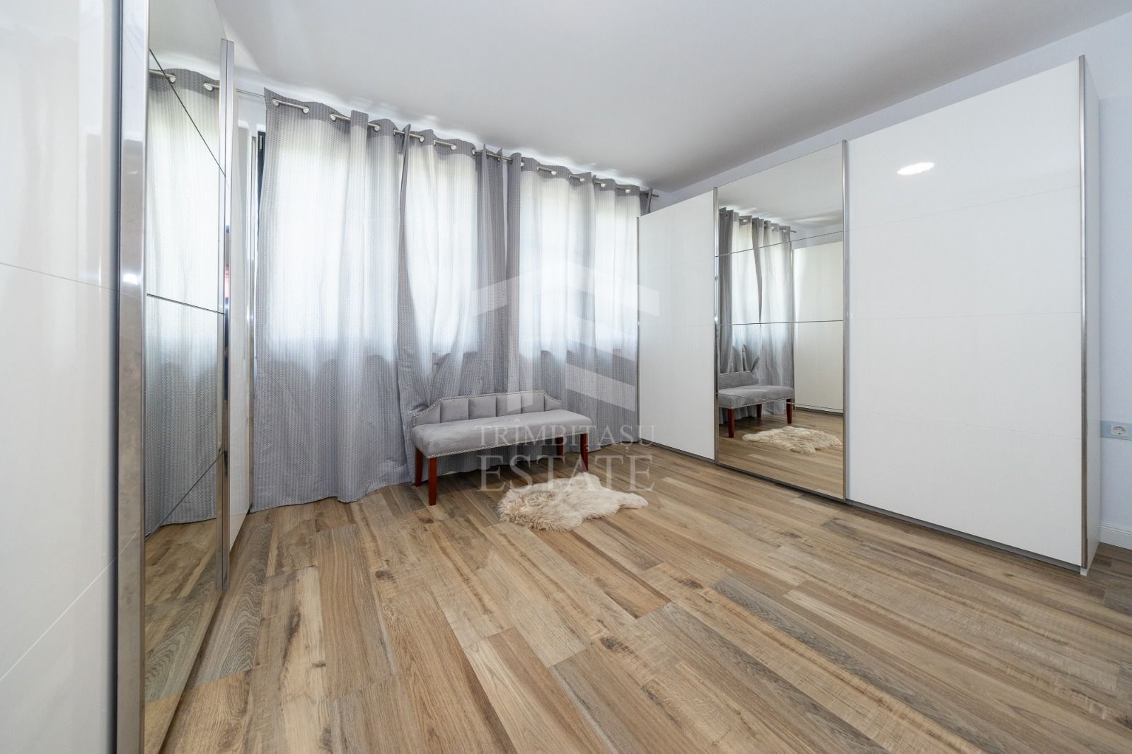 Sanpetru ,Subcetate-Casa 4 camere,3 bai+480 mp teren - Poză 43
