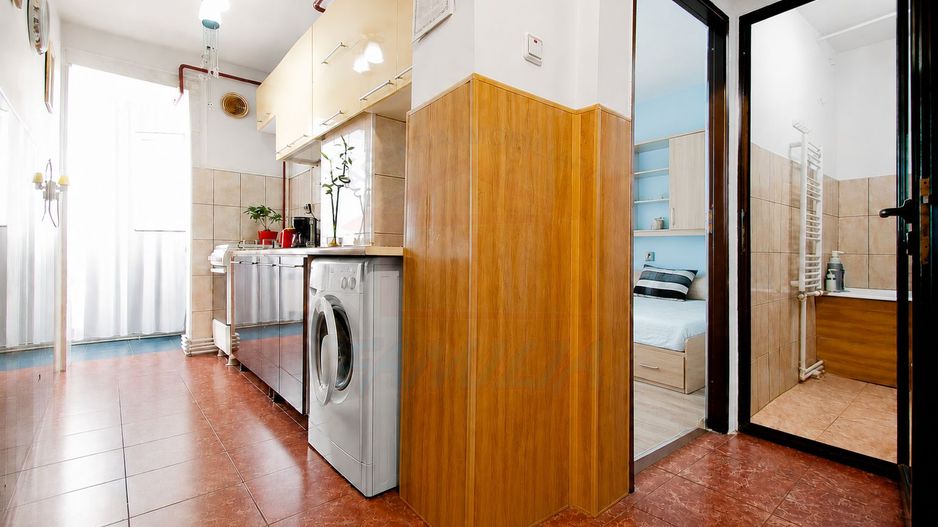 Apartament 2 camere decomandate, Micro 19 etaj 7/10, vedere panoramică - Poză 7