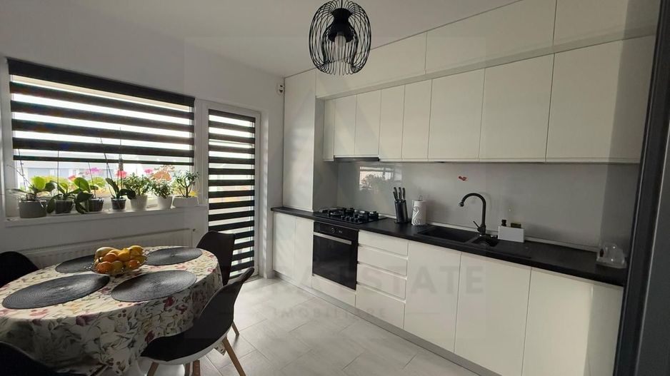 Apartament modern 3 camere 2 dormitoare 2 băi 80 mp utili  Șelimbăr - Poză 1