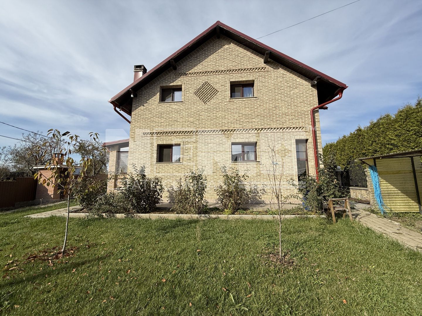 VILA CU FOISOR |  MOBILATA | CU 7 ARI TEREN - Poză 1