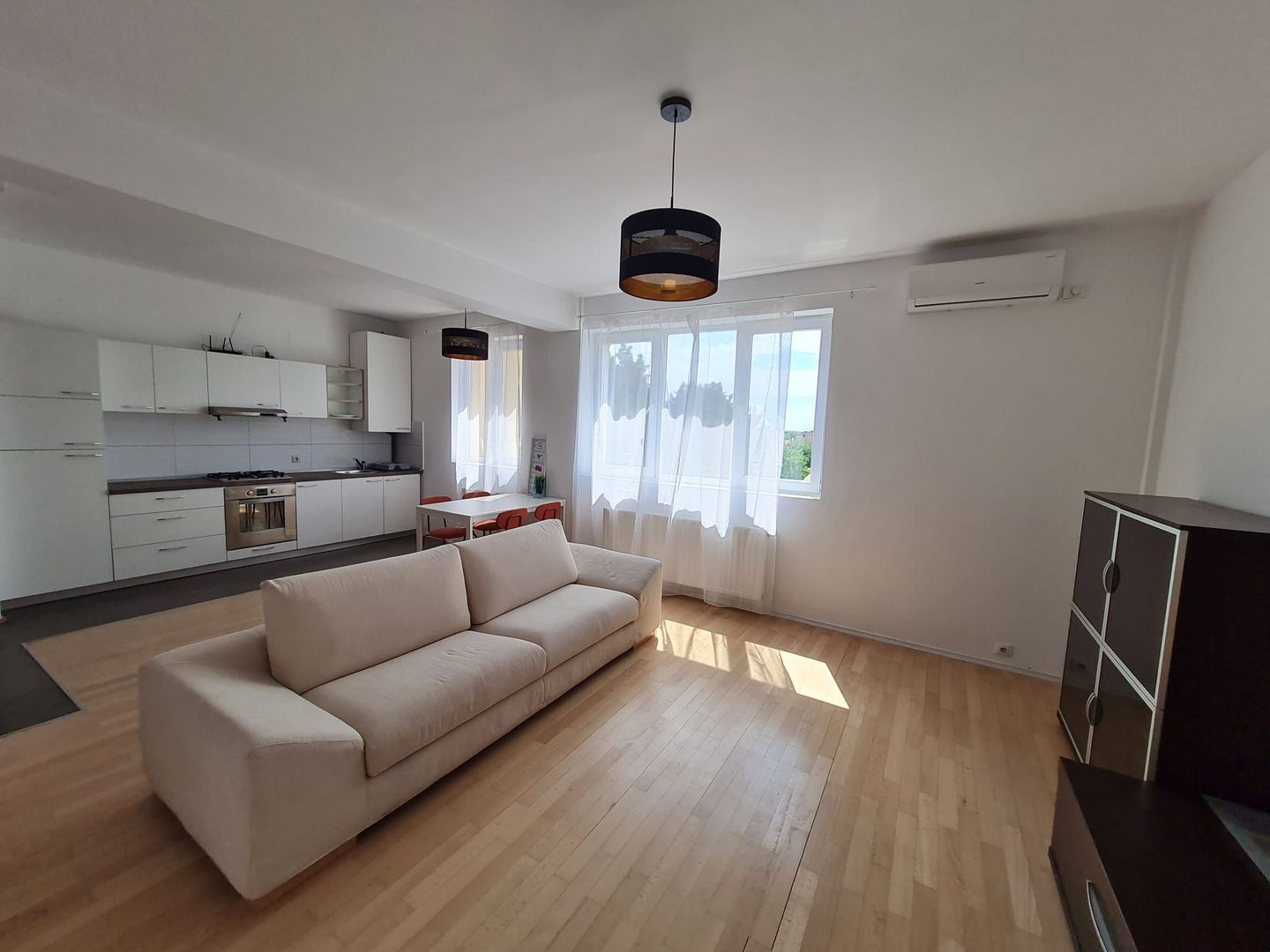 Apartament cu 3 camere de închiriat în zona Odobescu - Poză 16