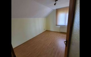 Casă spațioasă, versatilă – ideală pentru firmă sau locuință - Poză 3