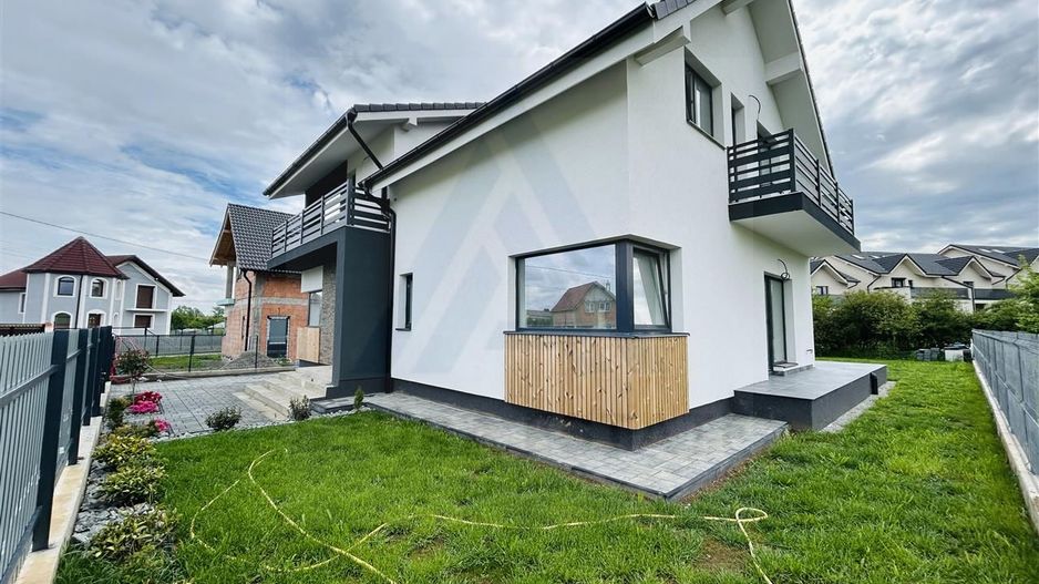 Casa intabulata premium finisata 5 camere curte 490 mp in Cristian - Poză 1