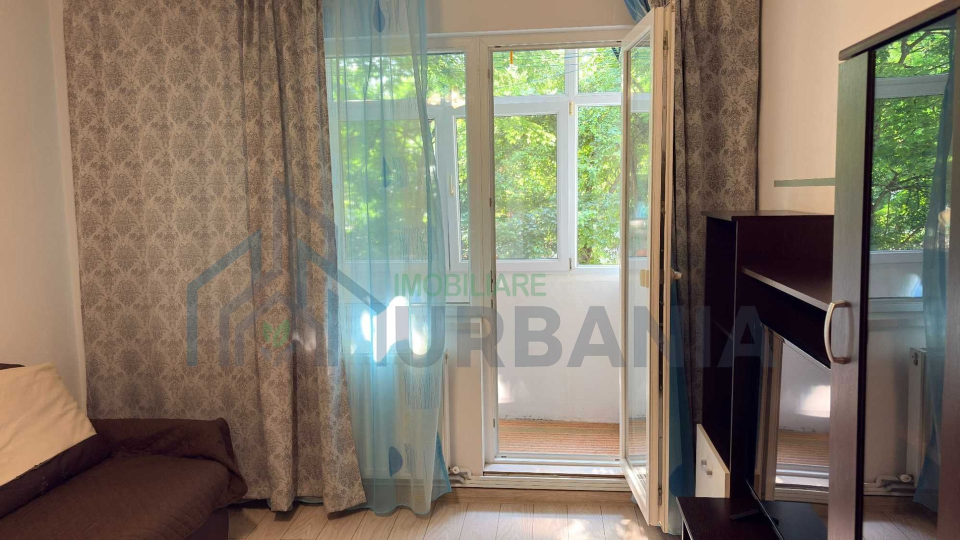 Tătărași, apartament 2 camere semidecomandat, etaj 1/4, 44 mp, mobilat și utilat complet - Poză 1