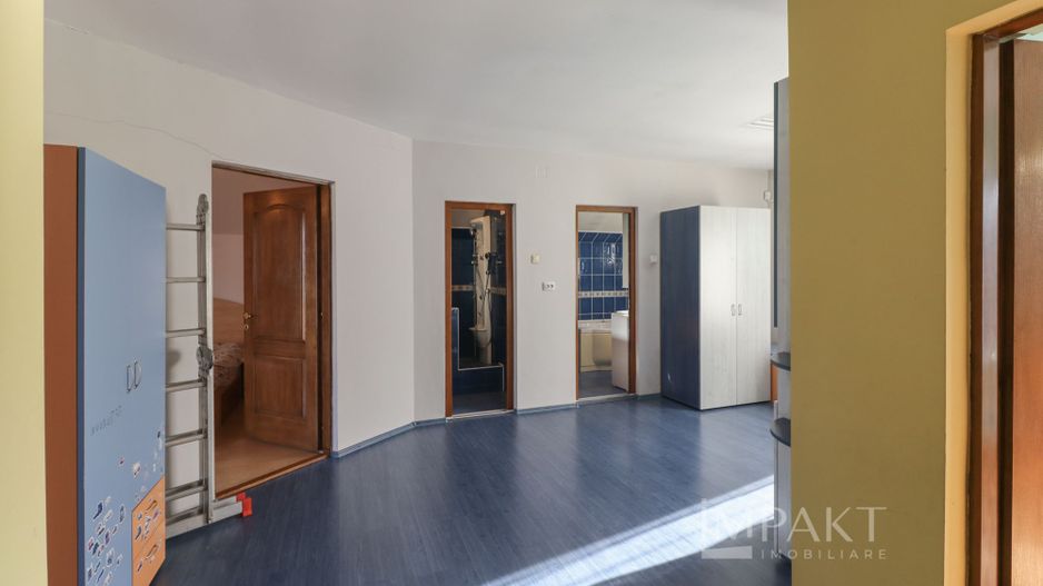 Vila moderna in Europa, curte spatioasa cu garaj! - Poză 13